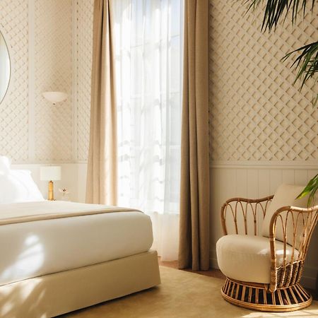 Lilou Hotel Hyeres Exterior photo