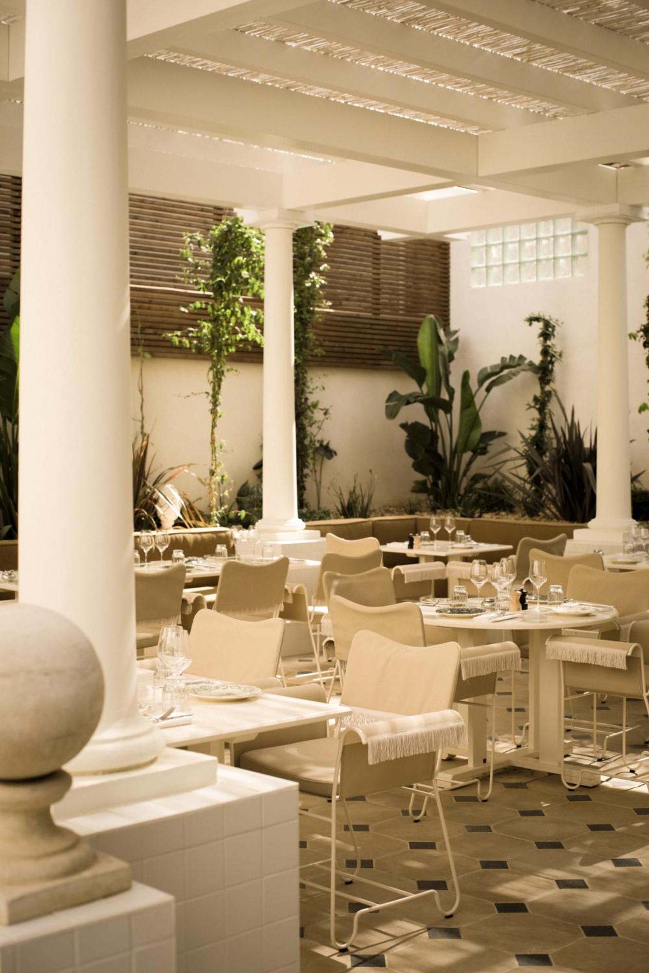 Lilou Hotel Hyeres Exterior photo
