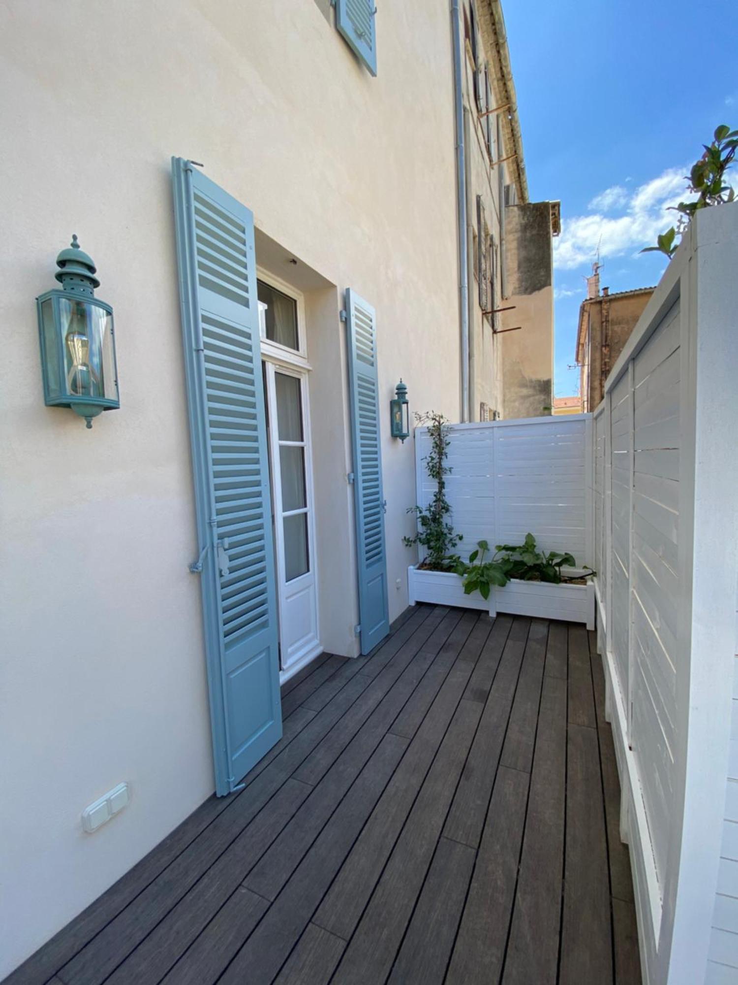 Lilou Hotel Hyeres Exterior photo