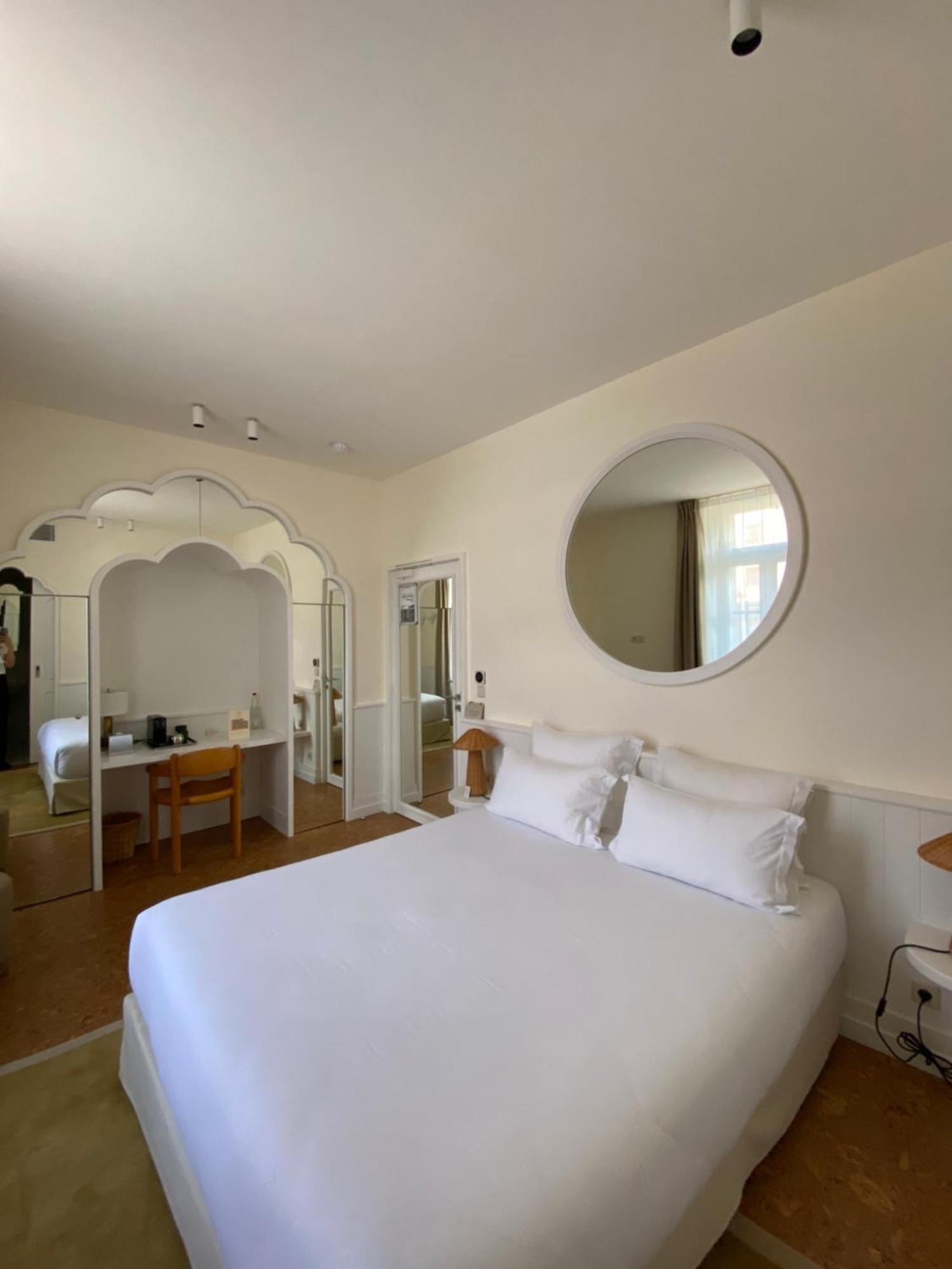 Lilou Hotel Hyeres Exterior photo