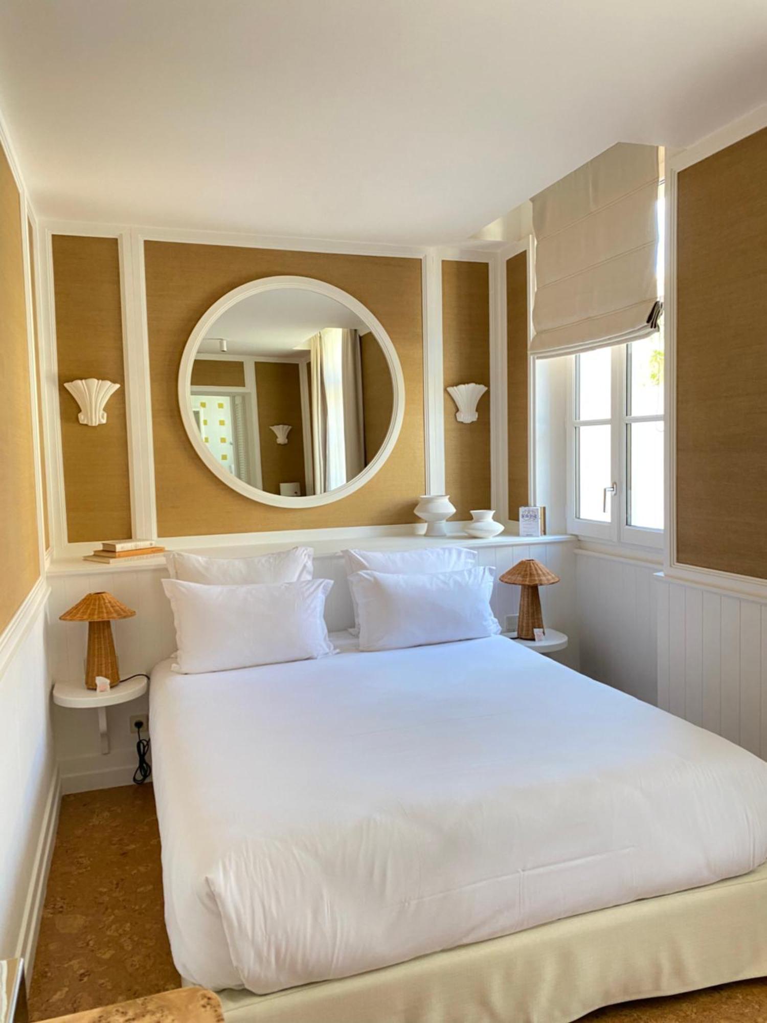 Lilou Hotel Hyeres Exterior photo