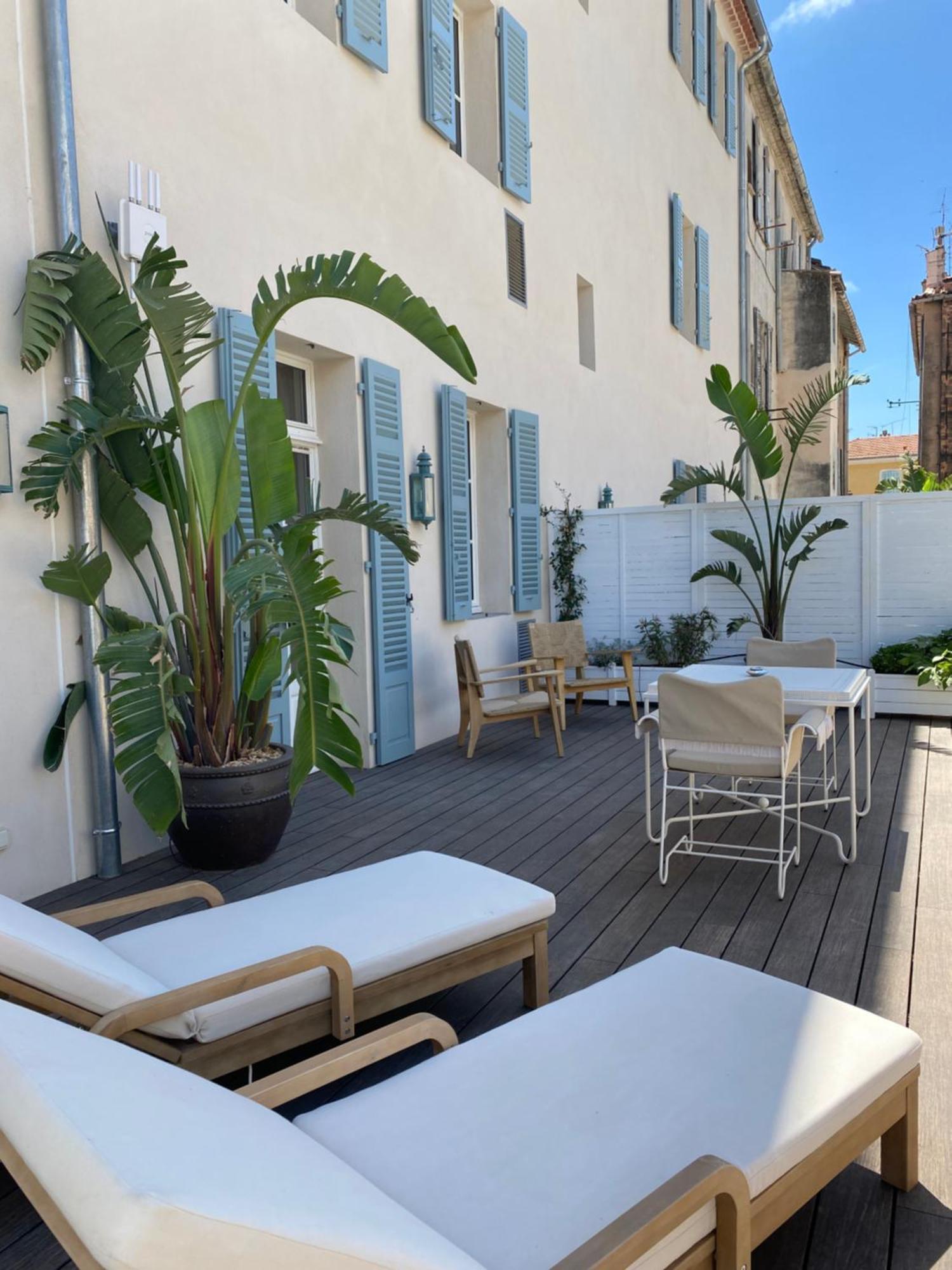 Lilou Hotel Hyeres Exterior photo