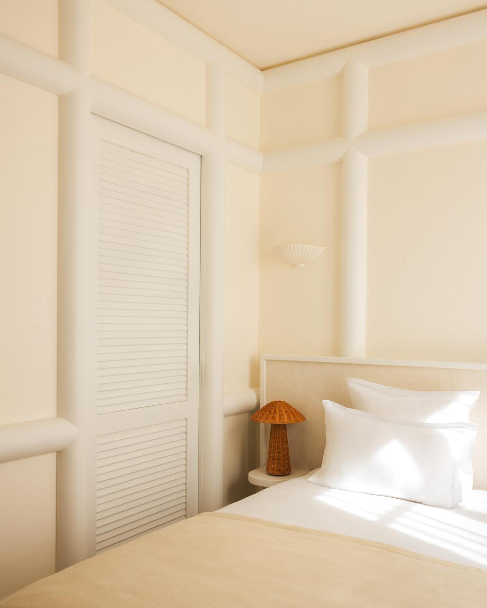 Lilou Hotel Hyeres Exterior photo