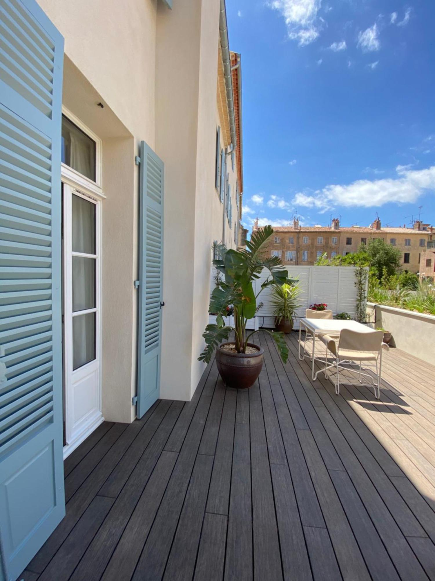 Lilou Hotel Hyeres Exterior photo